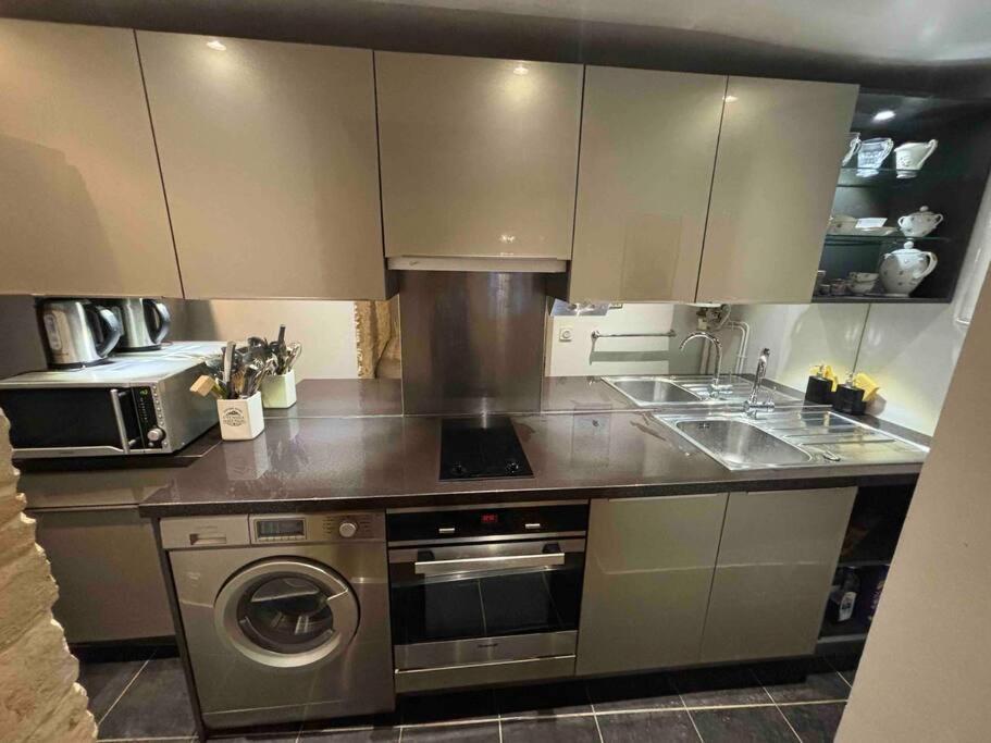 Le Cosy Entre Paris Et Versailles Avec Parking Gratuit A 5 Min Appartement Chaville